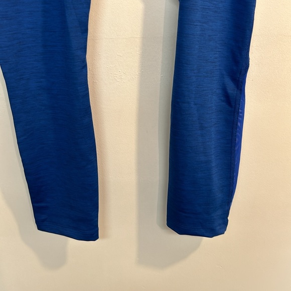 Nike brand women’s workout leggings 3/4 length size M blue color - Picture 2 of 6